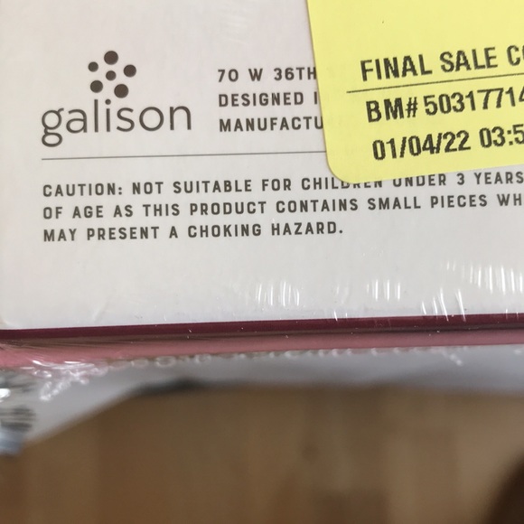 NWT Madewell Jigsaw puzzle features scenes of Coffee making. Enjoying 500 pieces - Picture 5 of 6